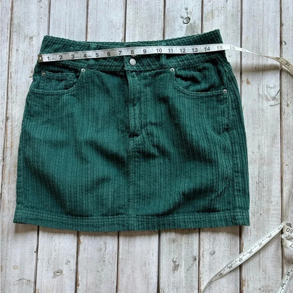 BDG | corduroy | green | skirt | medium - Picture 3 of 12